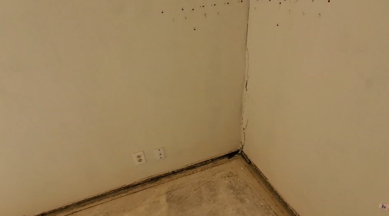 Leaning foundation walls causing sewer backups and water damage—Concrete Repairman LLC in Ahwatukee helps homeowners identify foundation-related plumbing risks and restore structural stability. Call (480) 725-7614 today for a professional inspection.